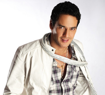 الفنان المصري خالد أبو النجا سعيد بالاستقبال                    ''لم أخطئ عندما قررت عدم مقاطعة مهرجان وهران''