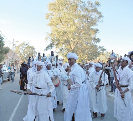 مهرجان الموسيقى والأغنية الأمازيغية بتمنراست                    تعانق للأطياف الموسيقية في استعراضات فنية