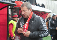 Vie des clubs / USMA : il devait annoncer une importante d'cision, avant de se r'tracterLe jeu pas clair de Rolland Courbis