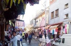 التجار يشتكون قلة توافد المتسوقين والزبائنسوق لالة عودة بمدينة الشلف