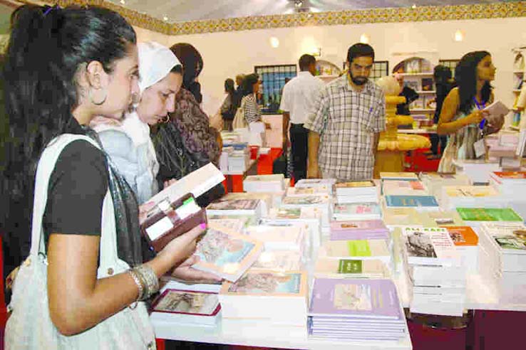 18e SILA : Bonne affluence et déjà un grand intérêt pour les livres scientifiques et littéraires