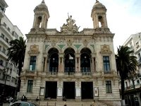 Gros succès pour le nouveau spectacle de Mohamed Mihoubi à Oran