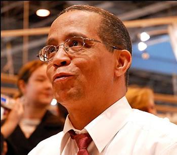 Yasmina Khadra candidat à la présidentielleIL L'A ANNONCE HIER AUX JOURNALISTES