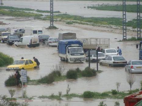Après la pluie, les inondationsManque d'entretien du réseau routier
