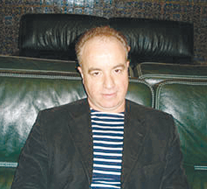 ناصر مقداد يحضر لألبومين شعبين جديدين