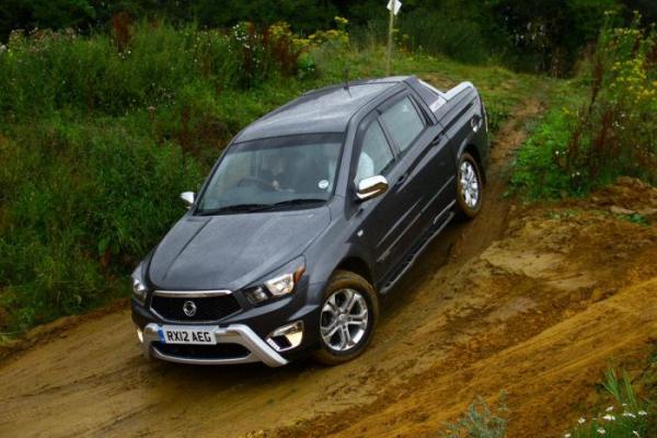 Prix Ssangyong Korando Sports PICK-UP 4X4 M/T 6MT LUX