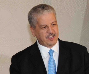 عبد المالك سلال يتفقد ويعاين عديد المشاريع التنموية بولاية أدرار : 