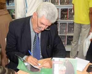 الشيخ‮ ‬الهادي‮ ‬الحسني‮ ‬يشن‮ ‬هجوما‮ ‬على‮ ‬المسؤولين‮ ‬المتملقين‮ ‬باللغة‮ ‬الفرنسية