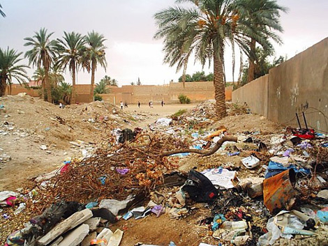 بلديات إيليزي عاجزة عن رفع النفايات