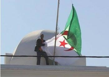 Le crapaud qui se fait aussi gros que le boeufROYAUME DU MAROC