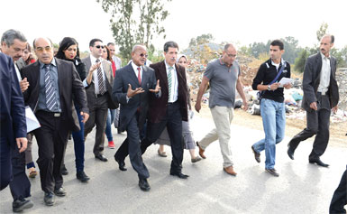 وصف وضعها البيئي بالكارثيزوخ يطلق أكبر حملة نظافة بالعاصمة