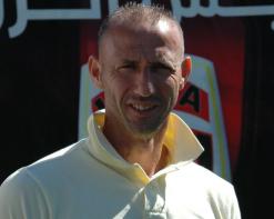 دزيري باق رسميا في الطاقم الفنيبعد الفوز الكبير المحقق في وهران