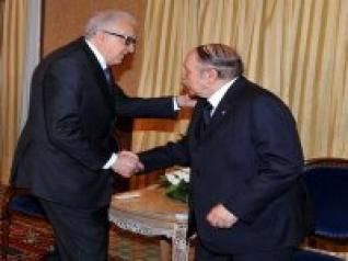 Le président Bouteflika reçoit Lakhdar Brahimi