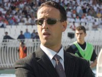 « Rester dans le peloton de tête »Aït Djoudi (entraîneur de la JSK)