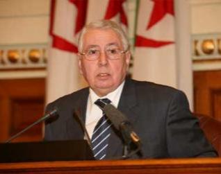 Bensalah préside une réunion de l'instance de coordination du Conseil de la Nation pour l'examen du PLF 2014