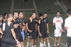 الطاقم الفني لوفاق سطيف يضبط قائمة إفريقية ب27 لاعباطراوري يؤجل موعد التحاقه وحمار يؤكد عودته للتوقيع