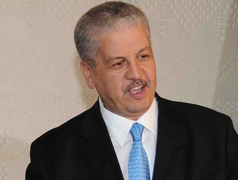 الوزير الأول عبد المالك سلال يزور معسكر الخضر بسيدي موسى