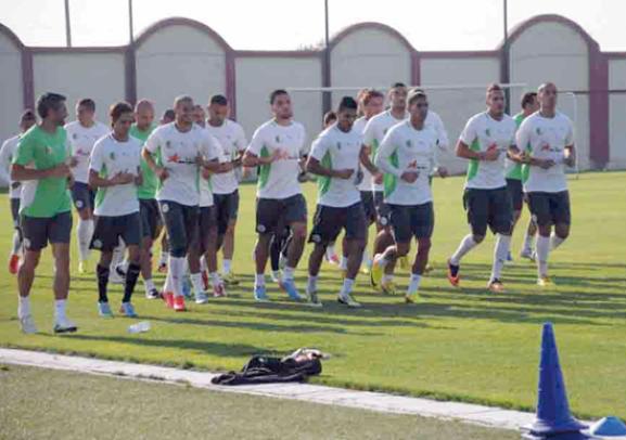 سلال يزور معسكر 