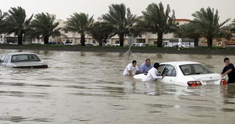 مقتل 5 أشخاص في سيول غزيرة تجتاح العاصمة السعودية