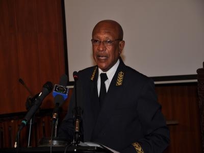 والي العاصمة والجزائر البيضاء