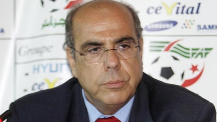 رواروة للاعبين : 40 مليون جزائري في انتظاركم ومعركة البليدة امامكم