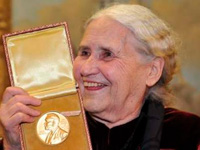 صاحبة نوبل وأهم روائيات اللغة الانجليزية.. دوريس ليسنغ ..ترحل