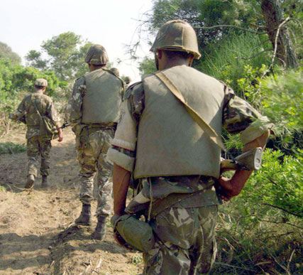 اشتباكات عنيفة ومعاقل الإرهاب تتعرض لقصف مكثف                    الجيش يحاصر عشرات الإرهابيين في تيبازة