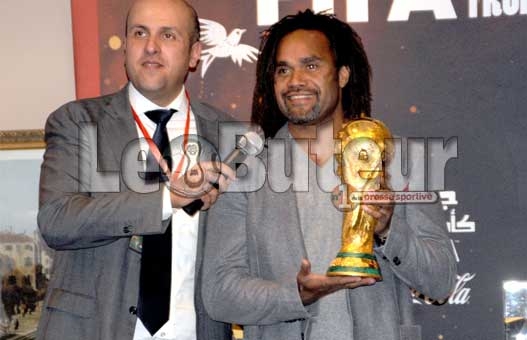 L'avion de Coca Cola Company en superstar à l'aéroport d'Alger : Les Algériens peuvent approcher aujourd'hui la Coupe du monde !