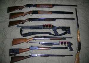 تفكيك عصابة تتاجر في أسلحة الصيد وحجز 10 بنادق بمعسكر-
