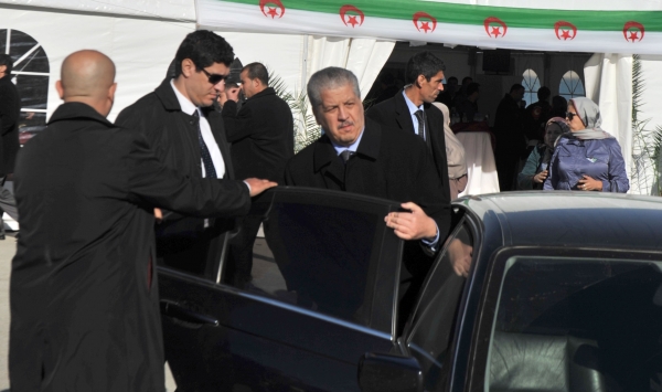 زيارة الوزير الأول إلى الشلف تتوج بقرارات هامة: قرار القضاء على البنايات الجاهزة قد اتخذ ولا رجعة فيه