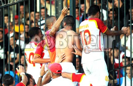 NAHD 1 - USMBA 0 : A trois points de la première place