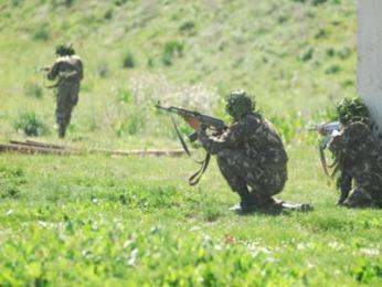  قوات الجيش تقضي على إرهابي وتسترجع كلاشنيكوف وقعت بالمنطقة الجنوبية لخنشلة