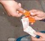 يشتري الأقراص المهلوسة من المدية لترويجها بمستغانم