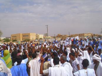 مواطنون يحتجّون أمام مقر ولاية أدرارمصالح المستشفى في قفص الاتهام بسبب وفاة شاب