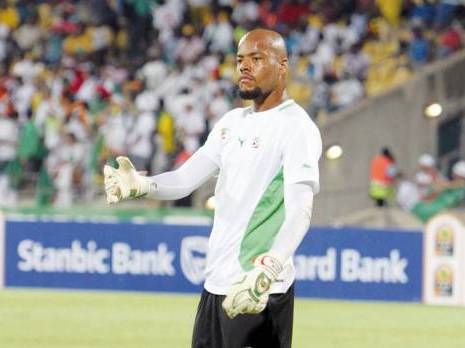 M'bolhi au Doyen à titre de prêtMouloudia d'Alger