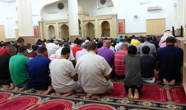 فتنة بمسجد علي بن أبي طالب ببلدية عين السبت في سطيف .. والسلفيون يصلون فرادى ويقاطعون الامام