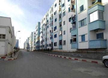 المقصون من السكن الريفي يتهمون المير بالمحاباة.هدموا موقف الحافلات بأولاد عطية ومديرية التعمير بسكيكدة تحتج