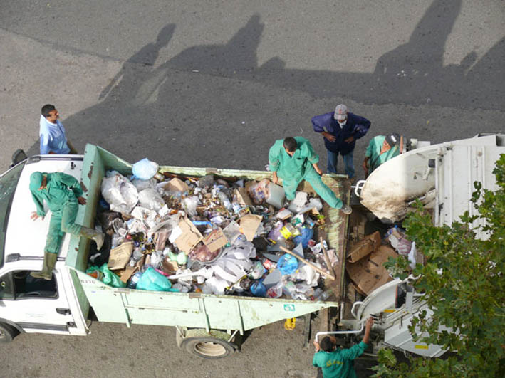 Nettoiement des quartiers d'Alger
