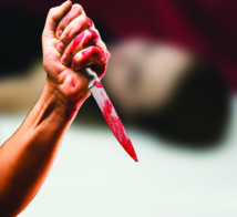 DE CRAINTE QU'ELLE REVELE SA RELATION AMOUREUSE A SON PERE