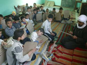 طالب متطرّف يعتدي علي مسيّر مدرسة قرآنية بأدرار