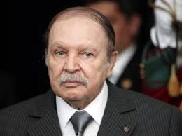 Le président Bouteflika attristé par la perte de la grande icone de la paix Le drapeau algérien en berne