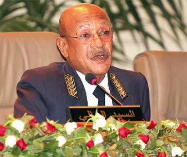 زوخ خلال تفقد حصيلة شهر من انطلاق عملية تنظيف وتجميل العاصمة