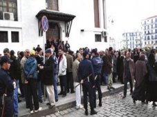 جريحين في أعمال شغب بحي الموظفين بتيزي وزو