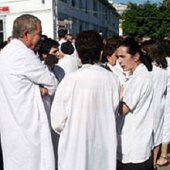 عمال الصحة بتيزي وزو يُطالبون بكشف حصة إدماج المتعاقدين