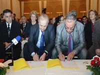 Signature d'un protocole d'accord pour la promotion des droits de l'Homme