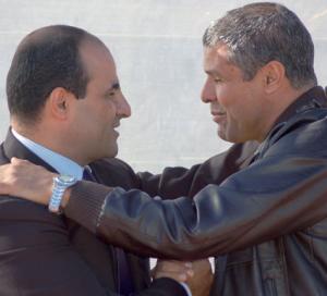 بعد عملية الاعتداء على حافلة مولودية وهران                    الرئيس مدوار يندد ويعتذر للحمراوة