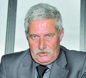 بعد طرد ممثليه من اجتماع الوزارة                    شباب قسنطينة يرفع دعوى قضائية ضد أونيس