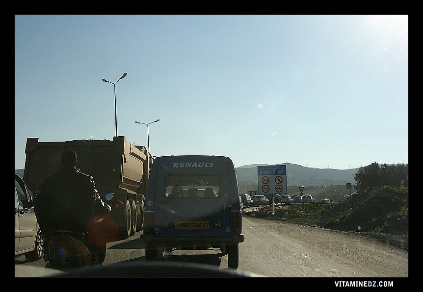 Tlemcen, El koudia, entrée de l'autoroute Est-Ouest