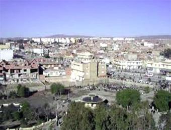 عمال بلدية المسيلة يحتجون أمام مقرها