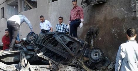 إصابة 35 مجندا في انفجار سيارة قرب معسكر للأمن بالإسماعيلية بمصر